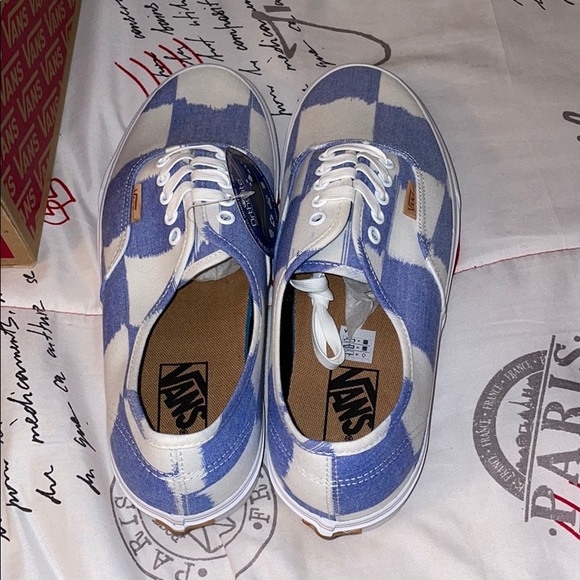 Vans - Picture 4 of 9